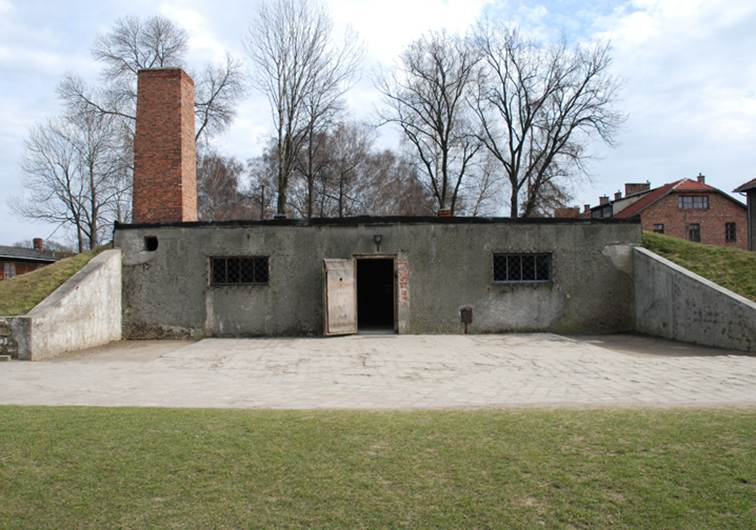 DIE GASKAMMER UND DAS KREMATORIUM IM STAMMLAGER